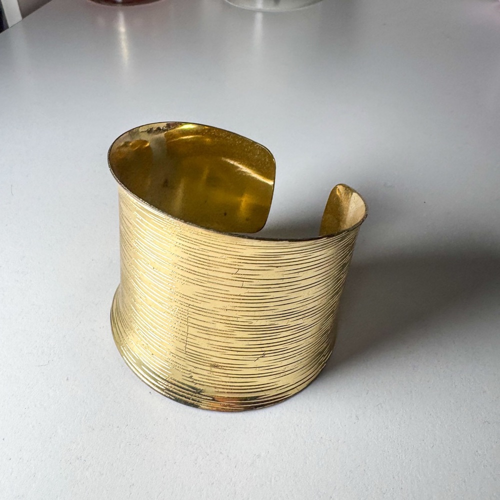 thick gold bracelet